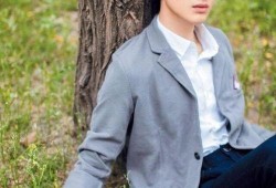 白敬亭田曦薇娱乐吃瓜,娱乐吃瓜引发网友热议